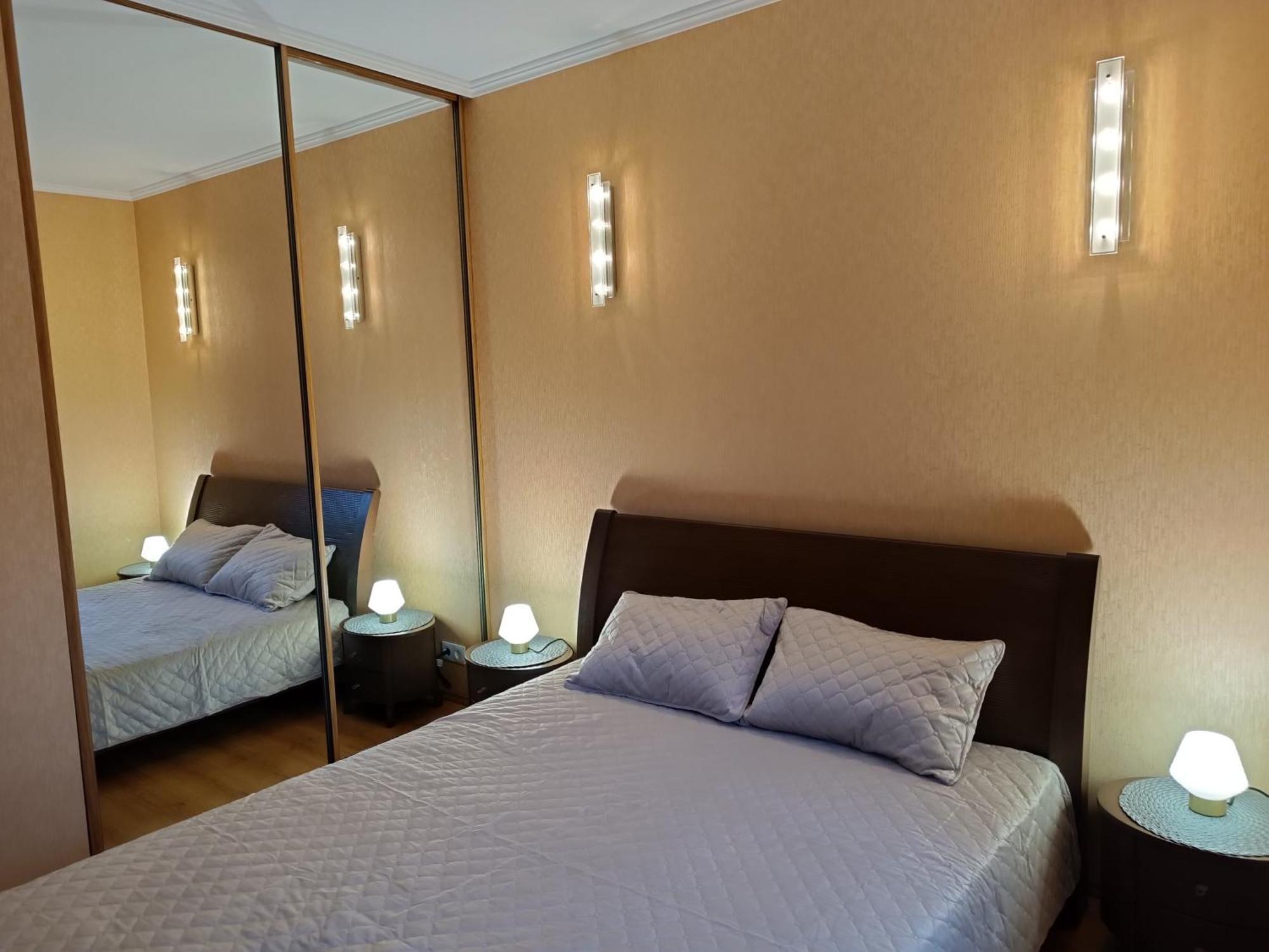 Quiet Dzelzavas Street Apartment ريغا المظهر الخارجي الصورة